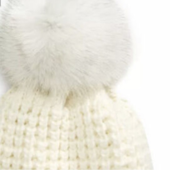 NWT Women's Kyi Kyi Genuine Fox Fur Pom Pom Waffle Knit Beanie Hat in Ivory - Picture 2 of 10